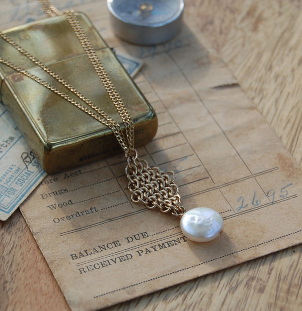 gold chain maille pendant with white coin pearl