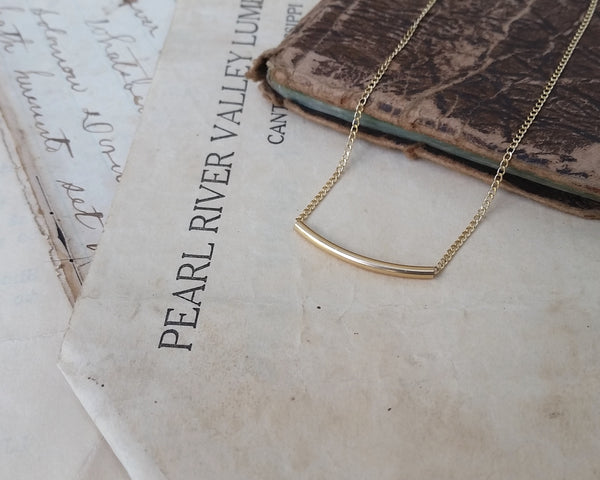 Golden curve necklace